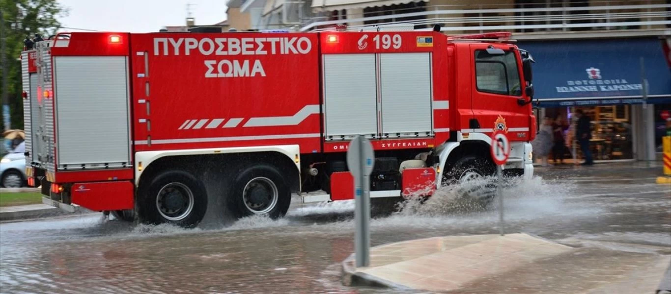 Σαρώνουν τη χώρα οι θυελλώδεις άνεμοι - 214 κλήσεις δέχτηκε η Πυροσβεστική μέσα σε λίγες ώρες